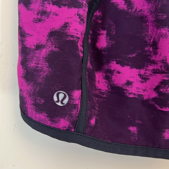 Lululemon Tracker Short III *4-way Stretch in Breezie Regal Plum Black / Black - Picture 7 of 8